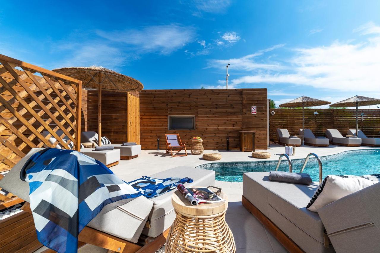 Oasis Windsurfing Hotel 2*