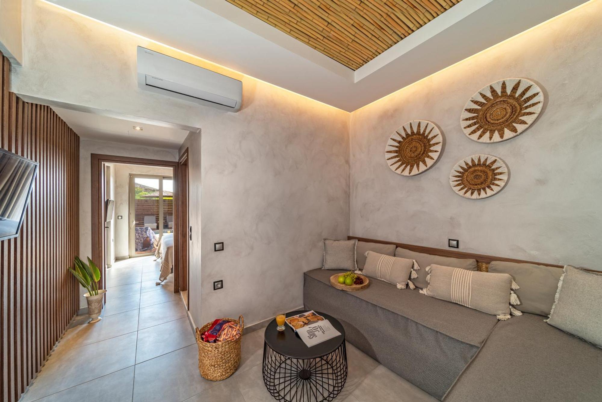 Oasis Windsurfing Hotel 2*